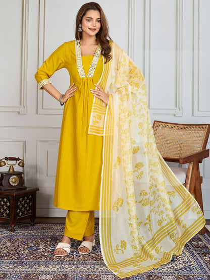 Women Printed Anarkali Kurta & Trouser With Dupatta Kurta Sets