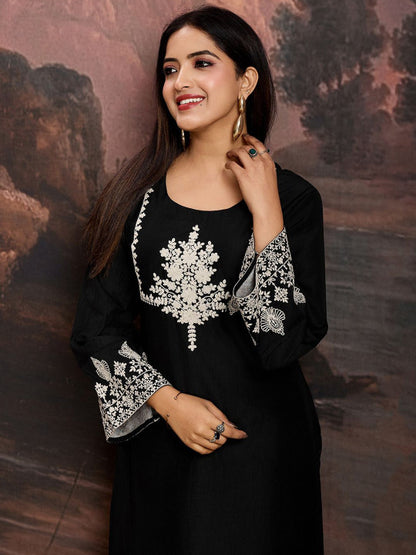 Floral Embroidered Flared Sleeves Round Neck Straight Kurta With Trousers