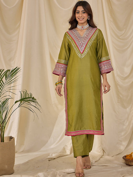 Women Ethnic Motif Embroidered Sequinned Kurta with Trousers & Dupatta