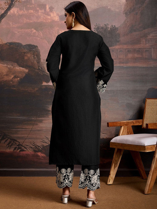 Floral Embroidered Flared Sleeves Round Neck Straight Kurta With Trousers