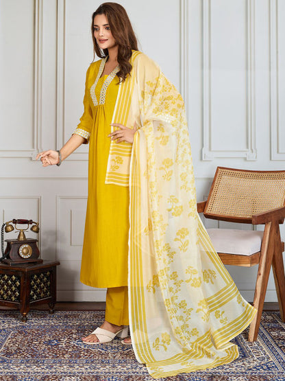 Women Printed Anarkali Kurta & Trouser With Dupatta Kurta Sets