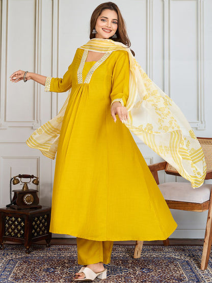 Women Printed Anarkali Kurta & Trouser With Dupatta Kurta Sets